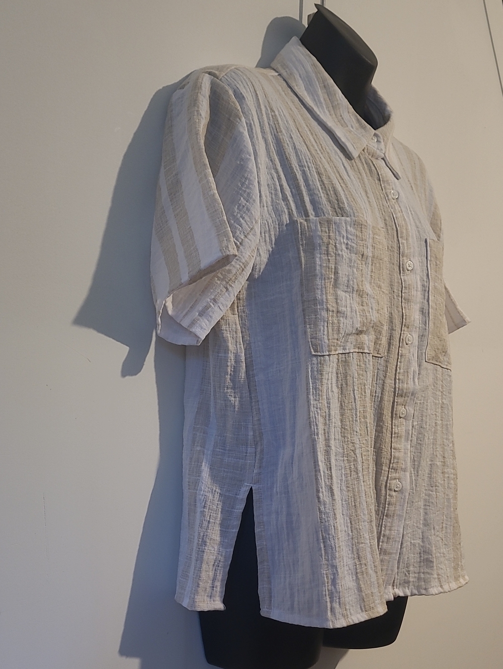 George Beige & White Striped Short-Sleeve Button-Down Shirt Sz Med - Picture 3 of 9